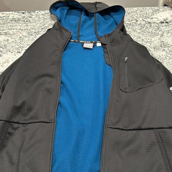 Size M Puma, zip up hoodie, with beautiful, royal blue inside, super soft - Picture 4 of 16